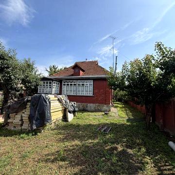 Дублянщина, поруч з 22-ю школою, окремий добротний буд, з комунікаціям