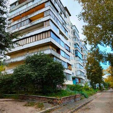 Продаж 2 кімнатна квартира . Київ вулиця Щусева 8А. 4 поверх 48 квадратів . Без комісії. Переоформлення мінімальне 2 %