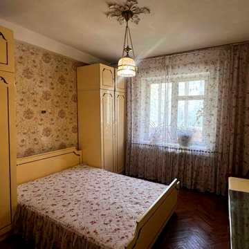 Продам 2-кімнатну, окремі кімнати, без комісії, бульвар Ігоря Шамо 20/1, Русанівка, метро "Лівобережна.