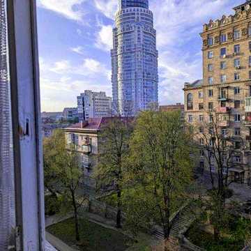 На Печерске стильный дом, заезжай — и живи в нём!