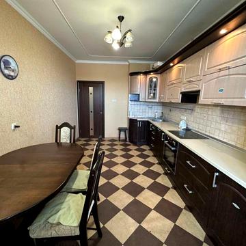 Оренда квартири , вул. Бориспільська 4 .