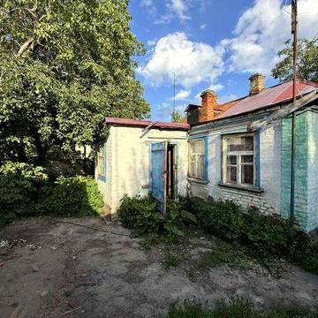 Будинок з власним подвірям в районі Сади.