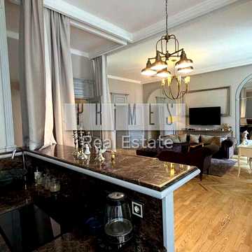 Продаж 2к квартири, вул. Велика Васильківська, 43/16, Царський будинок