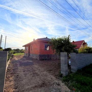 Будинок у Сторожниці за гарною ціною з хорошою готоаністю