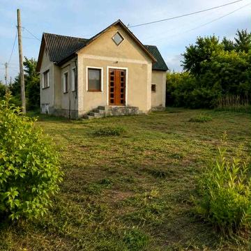 Продам будинок у м. Скалат-70 м . кв .Земельна ділянка 14 соток.