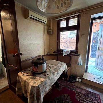 Продаж 2-кімнатної квартири на Молдаванці, вул. Дальницька, окремий вхід, АГВ, 40 м²