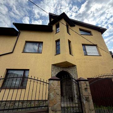 Продаж котеджу в Винниках 283 кв.м