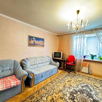Роздільна 2к, є газ, метро в 20хв пішки, вул Татарська 3/2