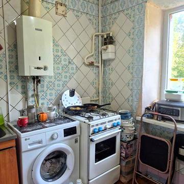 Продам 3 к .квартиру на Баварі