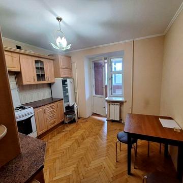 2 кімнатна простора  квартира пл.68 кв.м , і/опалення,  поруч парк, річка , озеро