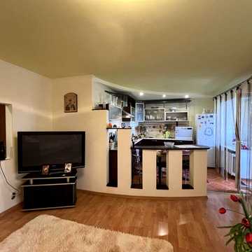 Продаю добротну 3х ком кв. современной планировки