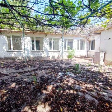 Оренда просторого будинку під бізнес або житло біля Малиновського ринку