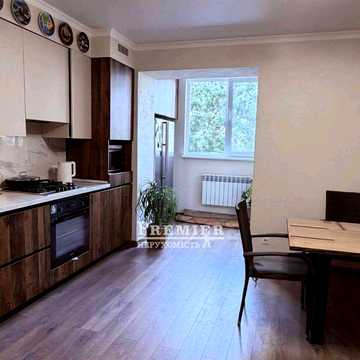 Продам сучасну 2-х кімнатну квартиру на Академіка Сахарова