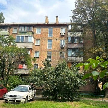1-кім.Нивки вул.П.Вірського 10а , 2/5 цегла