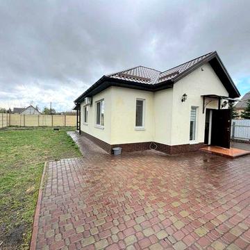 Продаж гарного будинку  з ремонтом та меблями