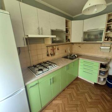 Продам 2-кімнатну квартиру, вул. Ореста Левицького, 11 (Ушинського, 27), 73 000 $, з меблями та технікою