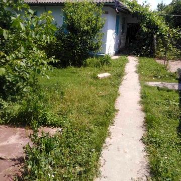 Продаж будинку з приватною територією