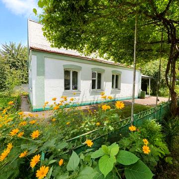 Продаж затишного будинку в смт Гребінки