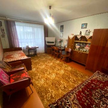 Шукаю дівчину на підселу в квартиру ціна 120$ на 2 + комунальні проживання без власників тільки в двох )