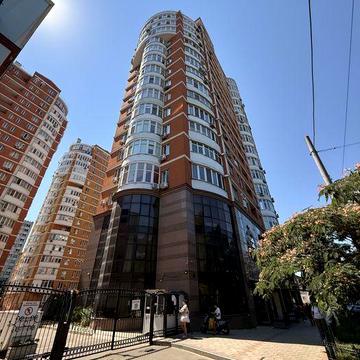 Ул.Базарная 2 х комнатная 86 метров-135 тыс€