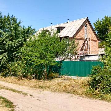 Продається просторий дім у м.Багачеве