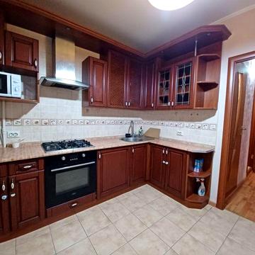 Здається 1км квартира р-н Епіцентр!!!