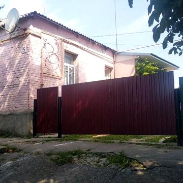 Тараща. Продаж частина будинку в центрі.