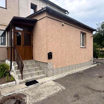 Продаж 2-х кімнатної квартири з окремим входом