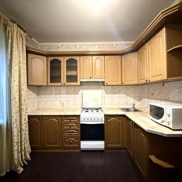 Оренда 1к квартири з балконом та паркингом у дворі м. Вишневе вул. Машинобудівників 15 поряд державні школи та садочки