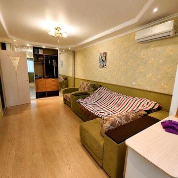 Продам квартиру с капитальним ремонтом на Тополе 3