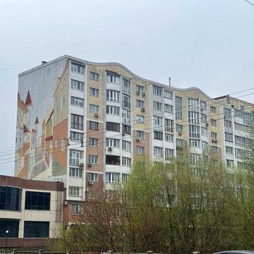 Продам 2- кімнатну квартиру в центрі , 70м2