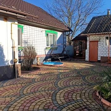 Продаж будинку 3 кімнати кухня ,вітальня.