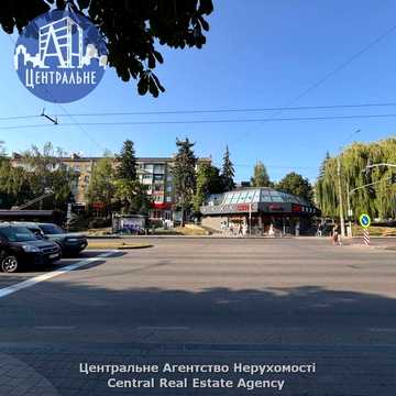 1-кімн. квартира на проспекті Незалежності. 4 поверх, крута локація, замінені всі вікна і двері, повний демонтаж та ін.