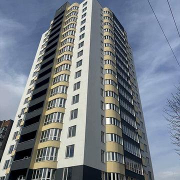 Продам велику квартиру в центрі, під Є-Оселю