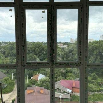 Продам євротрешку в центрі міста