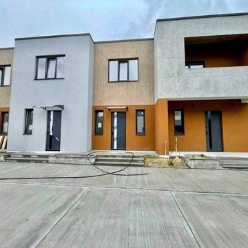 Продаж сучасного таунхауса на березі озера | с.Горенка