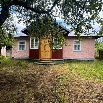 Продам деревяний будинок у с. Попелі.