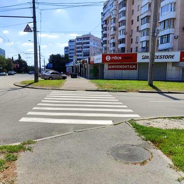 Продам 3 комнатная квартира метро Холодная Гора. Капремонт. Недорого!