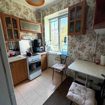 продаж 1 кімнатна квартира Київ, проспект Миру 6