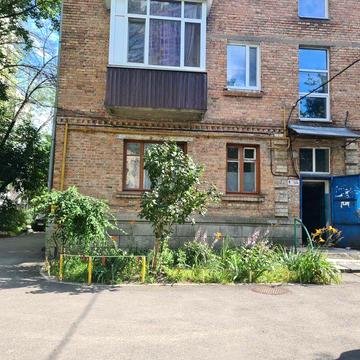 Власник. 2кімн кв (можна офіс) вул Патріарха Скрипника (Островського)