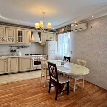 Продаю укомплектованую морскую 2х ком квартиру с ремонтом
