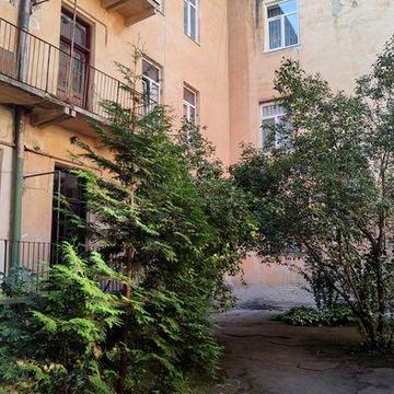 Продаж 2 кімнатної квартири в центрі, вул. Ак. Кучера