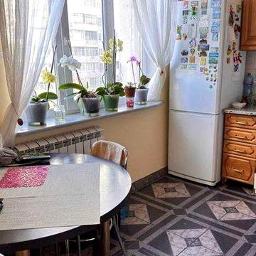 Продам 3 кім- 70м2. кв Салтівка вул Гв. Широнінцев , 28. 7/16 квадрат.хол 56000