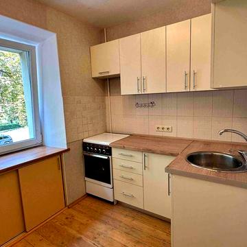 Продам 1-кімнатну квартиру біля м. 23 Серпня!