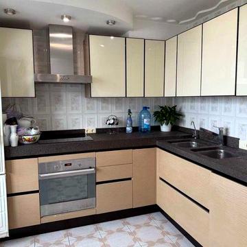 Продаж 3-х кімнатної квартири біля Фестивального.