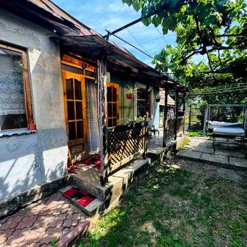Продаж невеликого будинку
