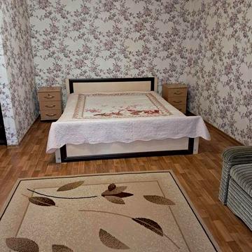 Продам 1 комнатная квартира в кирпичном доме м Холодная гора  3 минуты в жилом состоянии