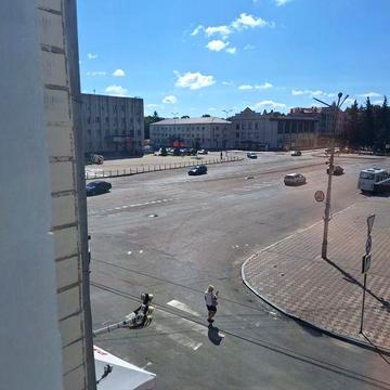 Здам 2 кімнатну квартиру в центрі міста.