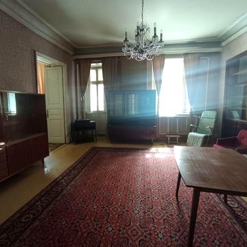 Продам квартиру возле Оперного театра