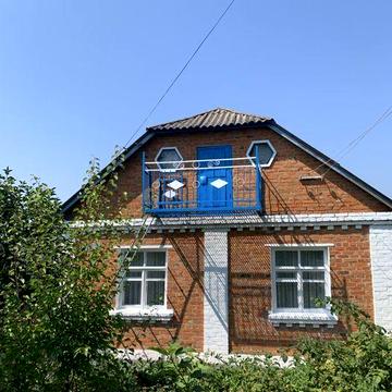 Затишний будинок + город + краєвид на річку